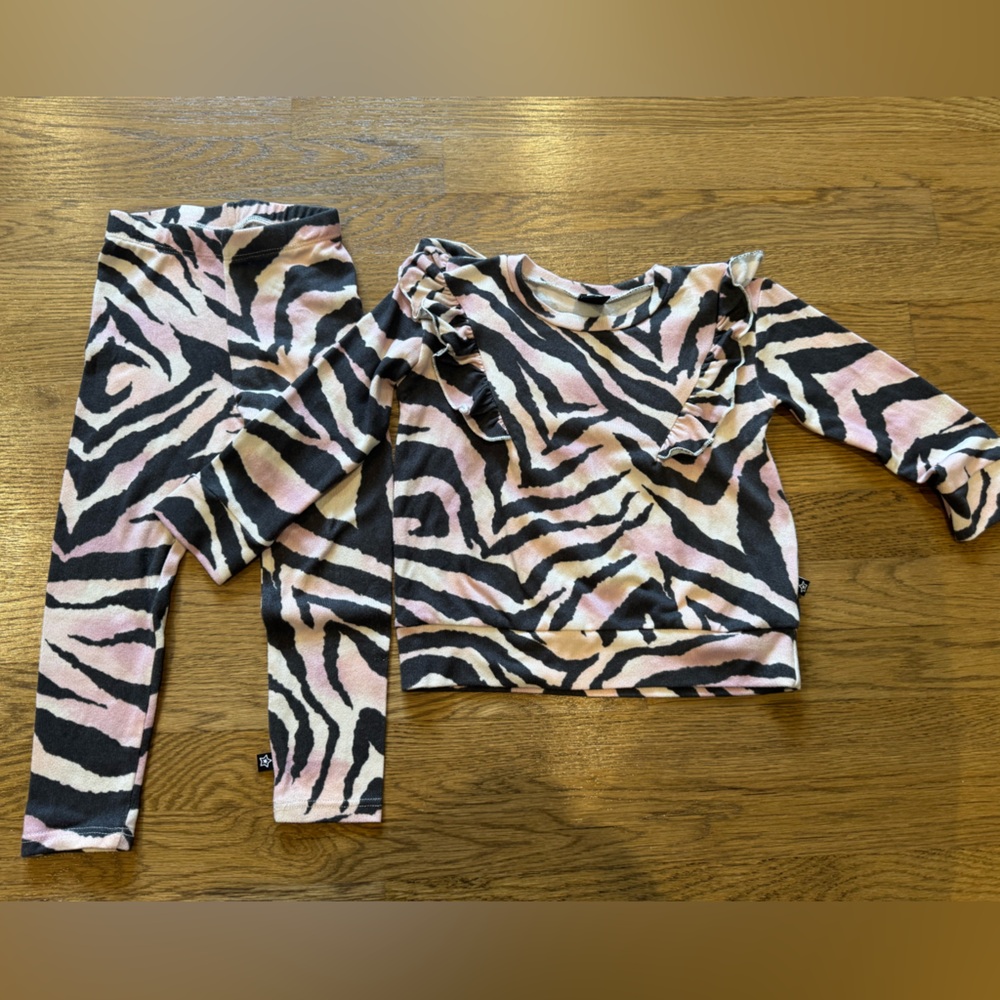 Pixielane super soft fuzzy pink Zebra Print Kids 2 piece lounge set 2T LIKE NEW